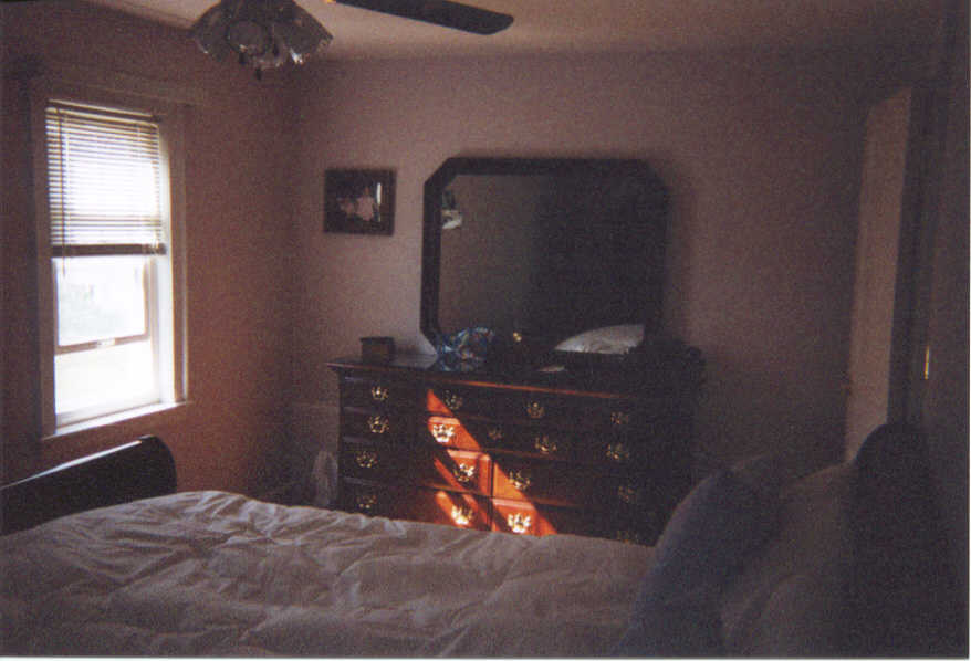 MBR from Closet.jpg (47980 bytes)