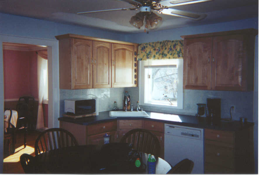 Kitchen from Front.jpg (44384 bytes)