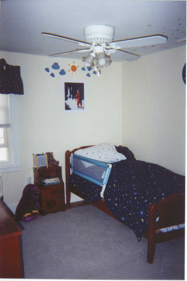 Office.jpg (40271 bytes)