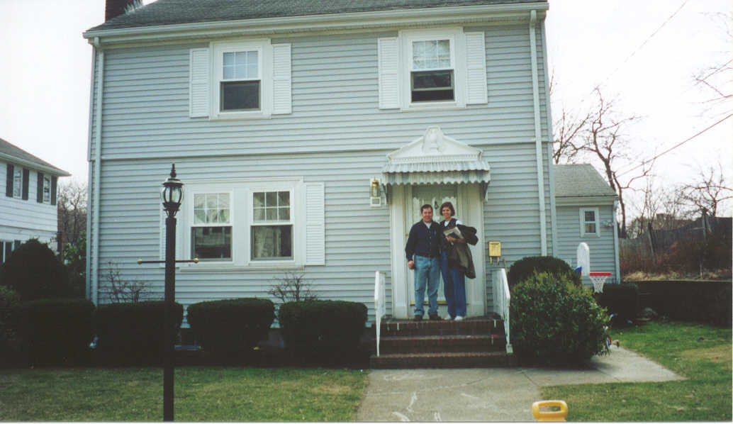 Elysa and Andy at Home.jpg (72106 bytes)